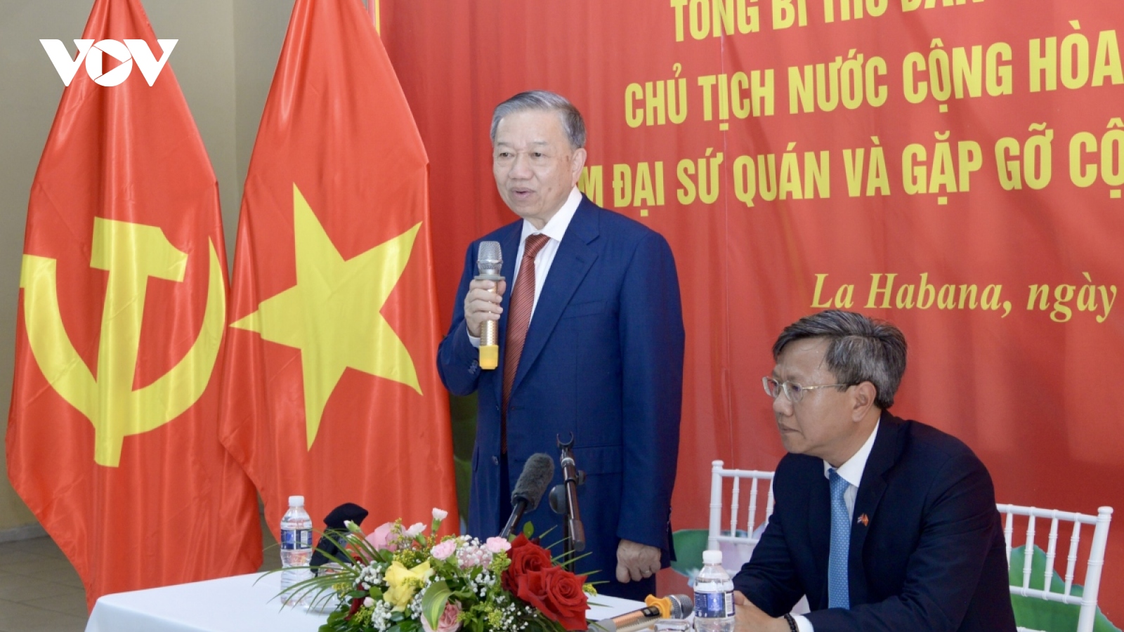 Vietnamese leader To Lam makes a call at Vietnamese Embassy in Havana